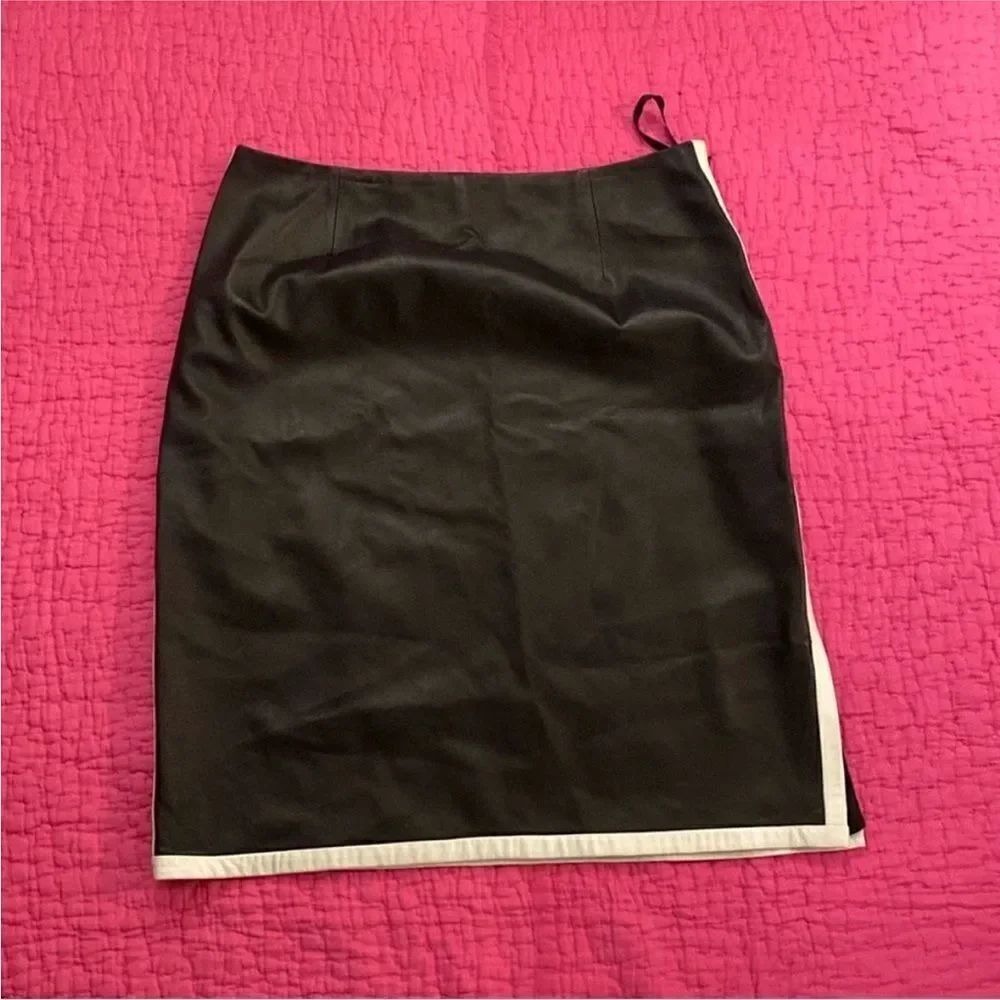 Carlisle Black Pencil Skirt with White Trim, US12